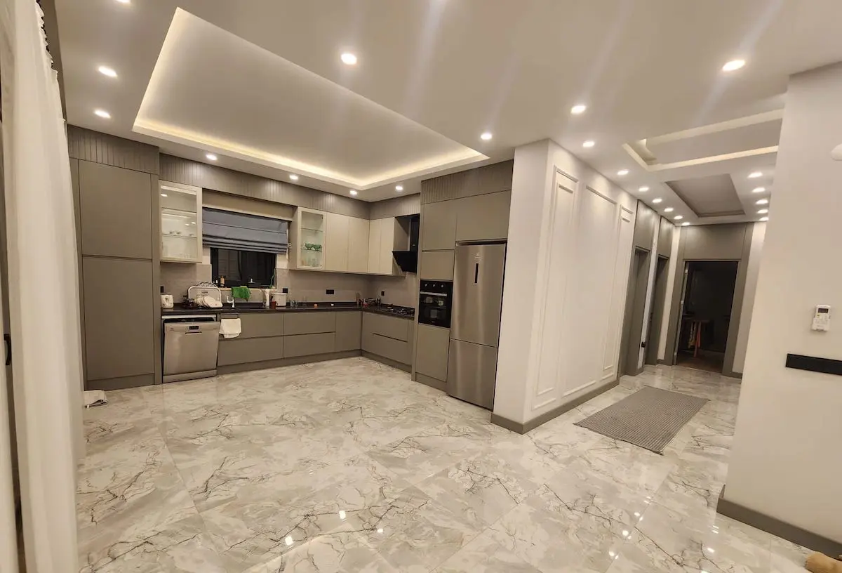 Fitted kitchen